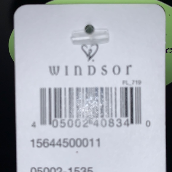 This is a brown/burgundy colored dress that has no holes or tears. So pretty! - Picture 5 of 5